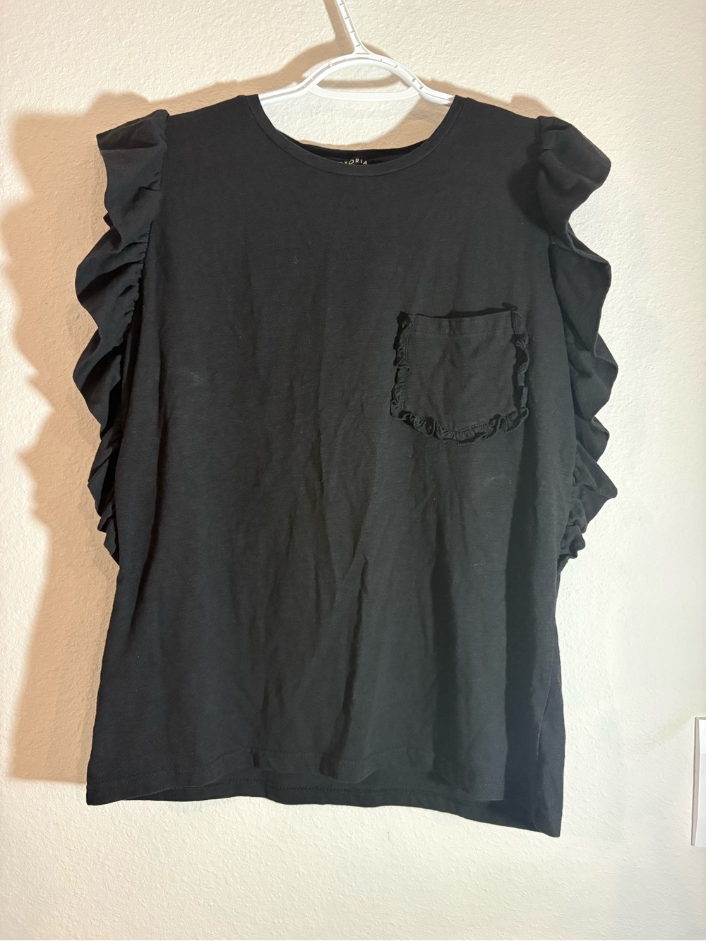 Storia Black Ruffle Sleeve Pocket Tee